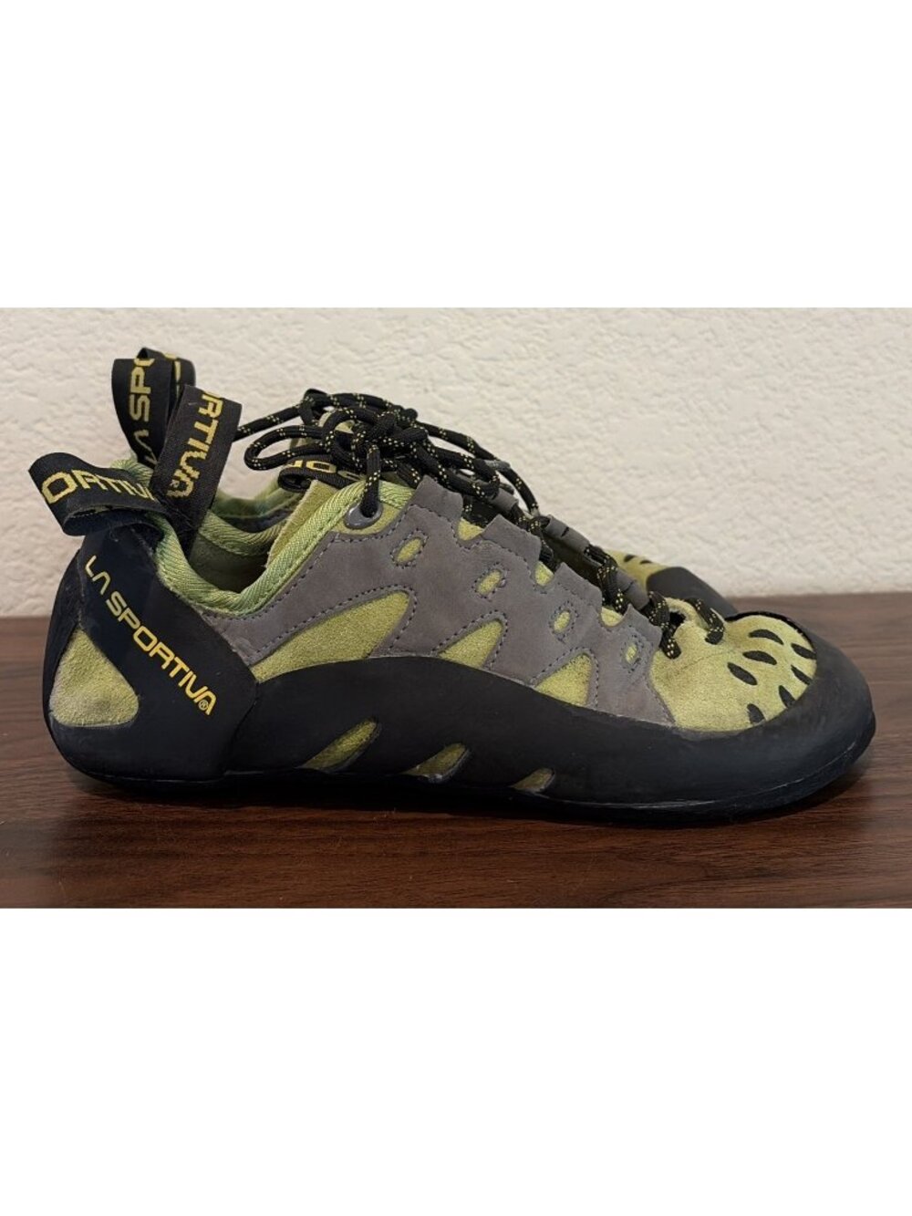 La Sportiva Climbing Shoes Green/Grey/Black Lace-Up EU 40.5 USA 8